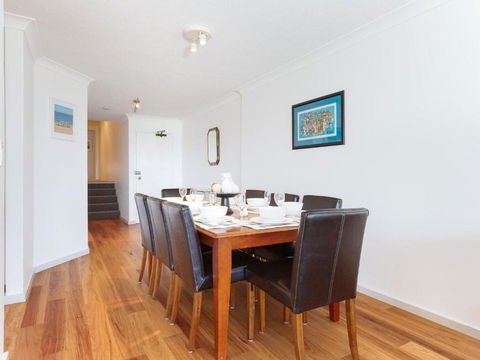 2 The Pelicans 53 Soldiers Point Road Ground Floor Unit On The Waterfront - Accommodation Gold Coast 2