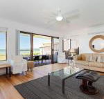 2 The Pelicans 53 Soldiers Point Road ground floor unit on the waterfront - Accommodation Gold Coast