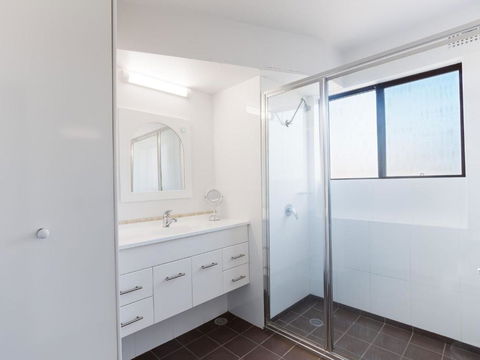 10 Intrepid 3 Intrepid Close Water Views Over Shoal Bay Beach - Accommodation Gold Coast 4