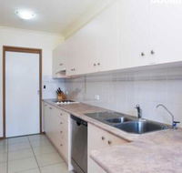 16 The Moorings 4 Cromarty Road Waterfront property with Pool  Air conditioning - Accommodation Gold Coast