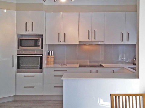 3 Adriana 83 Ronald Avenue Unit With A Backyard - Accommodation Gold Coast 6
