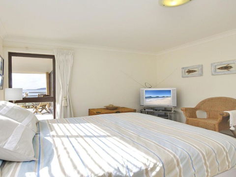 11 Promenade 8 Intrepid Close Air Conditioned Unit With Beautiful Water Views - Accommodation Gold Coast 5