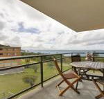 11 Promenade 8 Intrepid Close air conditioned unit with beautiful water views - Accommodation Gold Coast