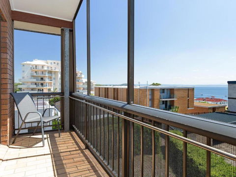 6 Bahia 47 Ronald Avenue Fantastic Location With Filtered Water Views - Accommodation Gold Coast 3