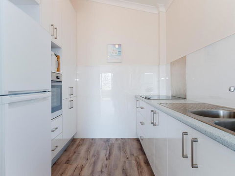 6 Bahia 47 Ronald Avenue Fantastic Location With Filtered Water Views - Accommodation Gold Coast 1