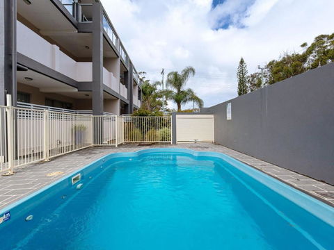 9 Shoal Bay Beach Apartments 2 Shoal Bay Road Air Conditioning & Complex Swimming Pool - Accommodation Gold Coast 1