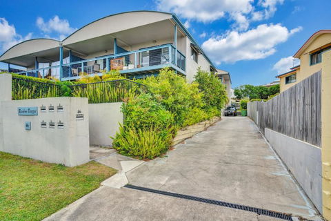 Rainbow Breezes 4 Rainbow Beach Townhouse With Breath Taking Ocean Views To Fraser Island - Accommodation Gold Coast 2