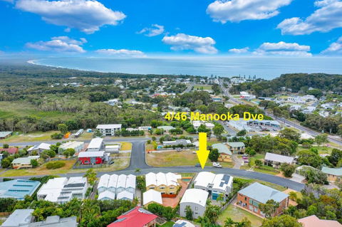 Rainbow Breezes 4 Rainbow Beach Townhouse With Breath Taking Ocean Views To Fraser Island - Accommodation Gold Coast 3