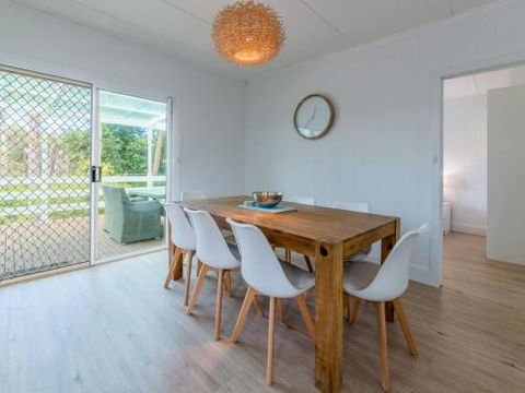DRIFTAWAY ACROSS FROM SURF BEACH - Gold Coast 4U 3