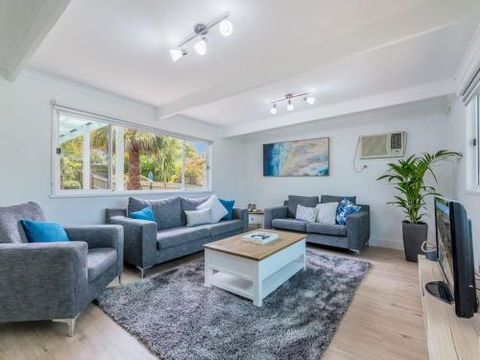 DRIFTAWAY ACROSS FROM SURF BEACH - Gold Coast 4U 6