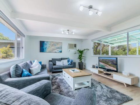 DRIFTAWAY ACROSS FROM SURF BEACH - Gold Coast 4U 1