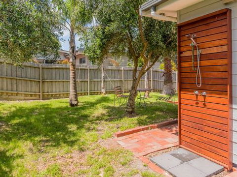 DRIFTAWAY ACROSS FROM SURF BEACH - Gold Coast 4U 2