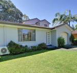 Beach House 8 Mistral Close large house with aircon - Accommodation Gold Coast