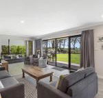 19 Bay Parklands 2 Gowrie Avenue ground floor renovated unit with water views  WIFI - Accommodation Gold Coast