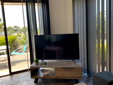 Nepean View - Accommodation Gold Coast 6
