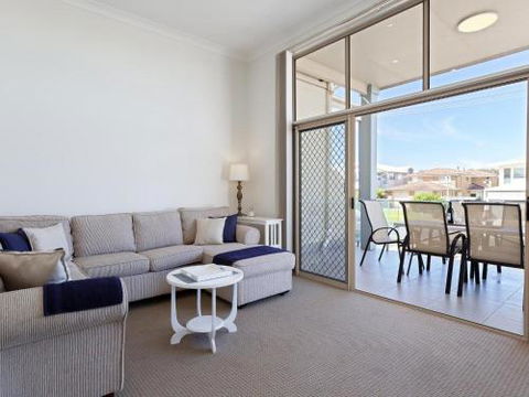 Walk On Birubi 1 / 40 Ocean Ave Pet Friendly WIFI Boat Parking & Water Views - Accommodation Gold Coast 6