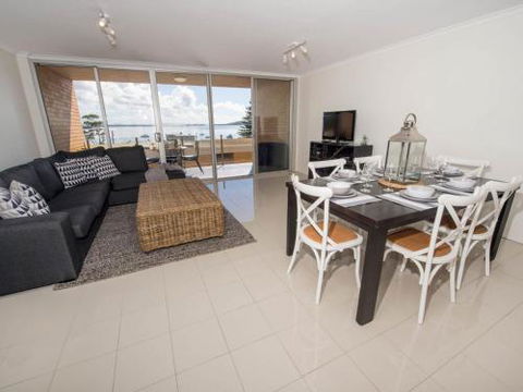 7 The Crest 6 8 Tomaree St. Stunning Unit With Spectacular Water Views. - Accommodation Gold Coast 2
