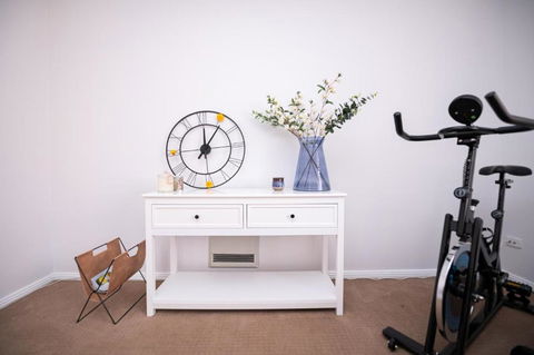 Central March 2 Bed Walk Everywhere - Gold Coast 4U 3