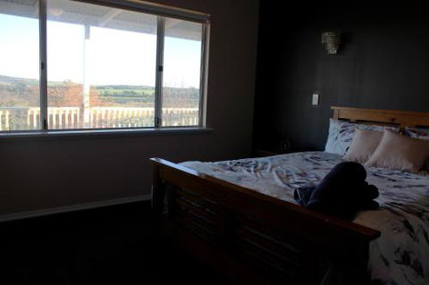 A Better Life Animal Sanctuary FarmStay Private Two Bedrooms Lounge Room & Bathroom & Toilet Shared Kitchen - Accommodation Gold Coast 4