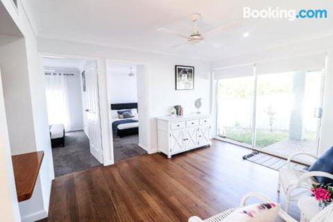 Saltwater Manor - Gold Coast 4U 2