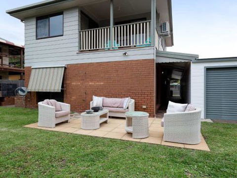 Willows At The Bay 111 Horace St. Large House With Aircon WIFI & Boat Parking. - Accommodation Gold Coast 6