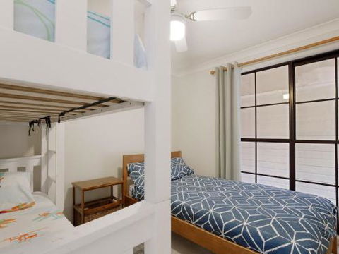 Willows At The Bay 111 Horace St. Large House With Aircon WIFI & Boat Parking. - Accommodation Gold Coast 3