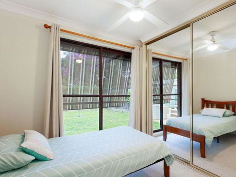Willows At The Bay 111 Horace St. Large House With Aircon WIFI & Boat Parking. - Accommodation Gold Coast 2