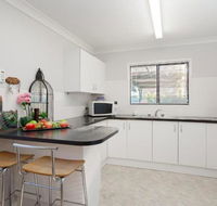 Lorikeet Retreat 2 / 117 Tomaree Rd Pet Friendly Air Conditioned Holiday House - Accommodation Gold Coast