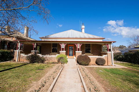 The Byng House Grand & Central Entertain 12 - Gold Coast 4U 2