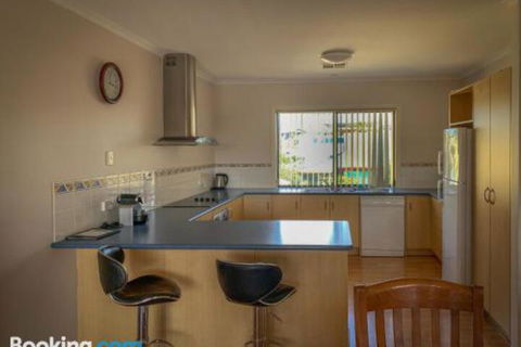 Endeavour 6 - 1 Gold Coast 1