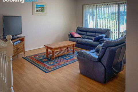 Endeavour 6 - 1 Gold Coast 5