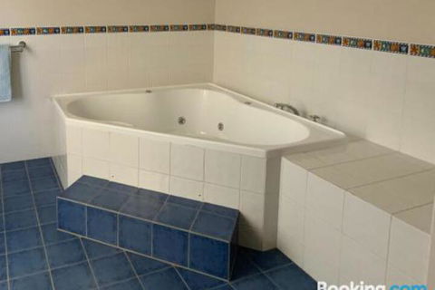 Endeavour 6 - 1 Gold Coast 4