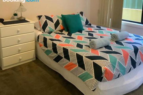 Endeavour 6 - 1 Gold Coast 2