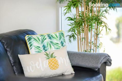 Bayline Beachfront Apartment No 4 - 1 Gold Coast 6