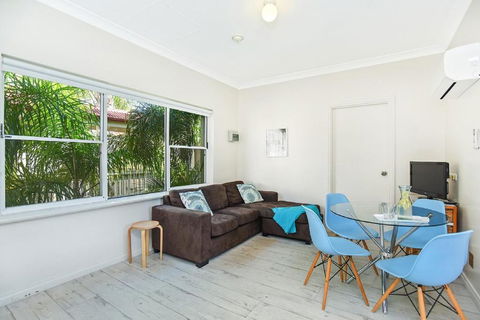 Smugglers Resort Style Apartments No 9 - Gold Coast 4U 1