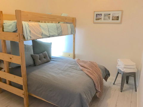 Smugglers Resort Style Apartments No 9 - Gold Coast 4U 4