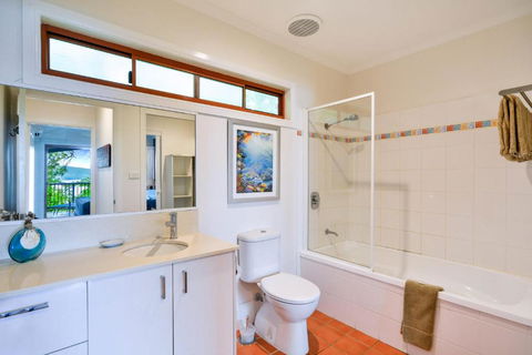 Heliconia 1 Hamilton Island 3 Bedroom Ocean View Spacious Holiday Accommodation - Accommodation Gold Coast 2