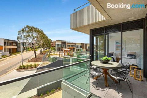 Luxe 101 At Martha Cove Waterfront Luxury On The Marina Walk To Beach - Gold Coast 4U 2