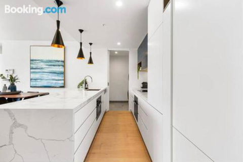 Luxe 101 At Martha Cove Waterfront Luxury On The Marina Walk To Beach - Gold Coast 4U 1