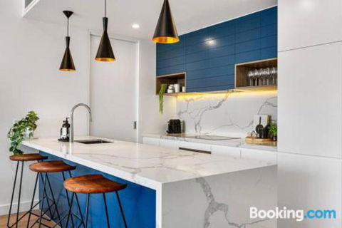 Luxe 101 At Martha Cove Waterfront Luxury On The Marina Walk To Beach - Gold Coast 4U 6