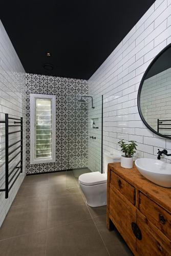 A Home Like Few Others - Accommodation Gold Coast 3