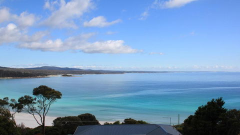 SEA EAGLE COTTAGE Amazing Views Of Bay Of Fires - Accommodation Gold Coast 2
