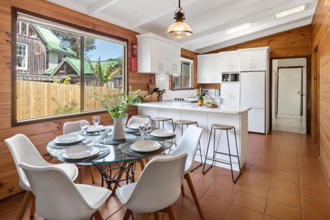 Coleys Beach House Yallingup - Gold Coast 4U 6