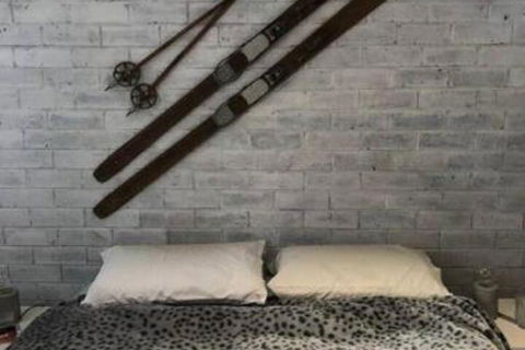24 Hotham 1 Bed Apartment - Accommodation Gold Coast 4