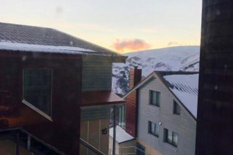 24 Hotham 1 Bed Apartment - Accommodation Gold Coast 3