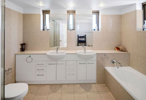 Luxury 3BR Apt With Incredible Views - Accommodation Gold Coast 3