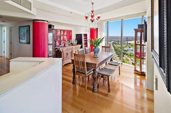Luxury 3BR Apt With Incredible Views - Accommodation Gold Coast 0