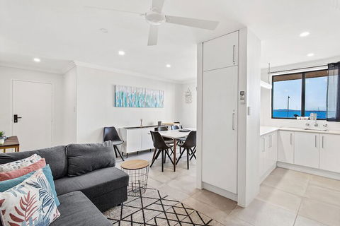 Bay Village Unit 11 / 47 Shoal Bay Road - Accommodation Gold Coast 1