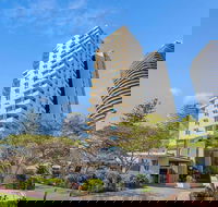 Location 5 Star Stylish Apt with Views - Accommodation Gold Coast