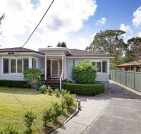 Rubys Retreat 44 Achilles Street pet friendly aircon  boat parking - Accommodation Gold Coast